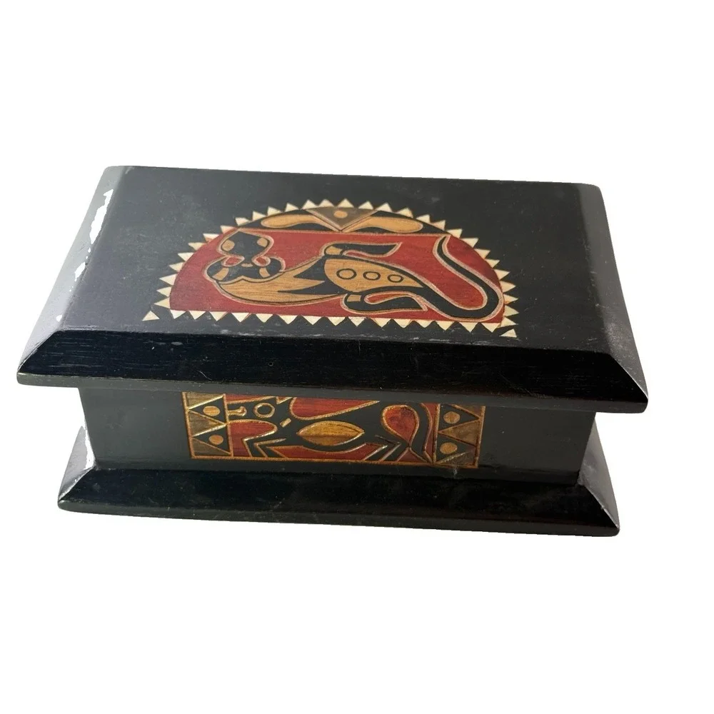 Vintage Straw Marquetry Wood Trinket Box Handcrafted Tribal Animal Inlay Keepsak